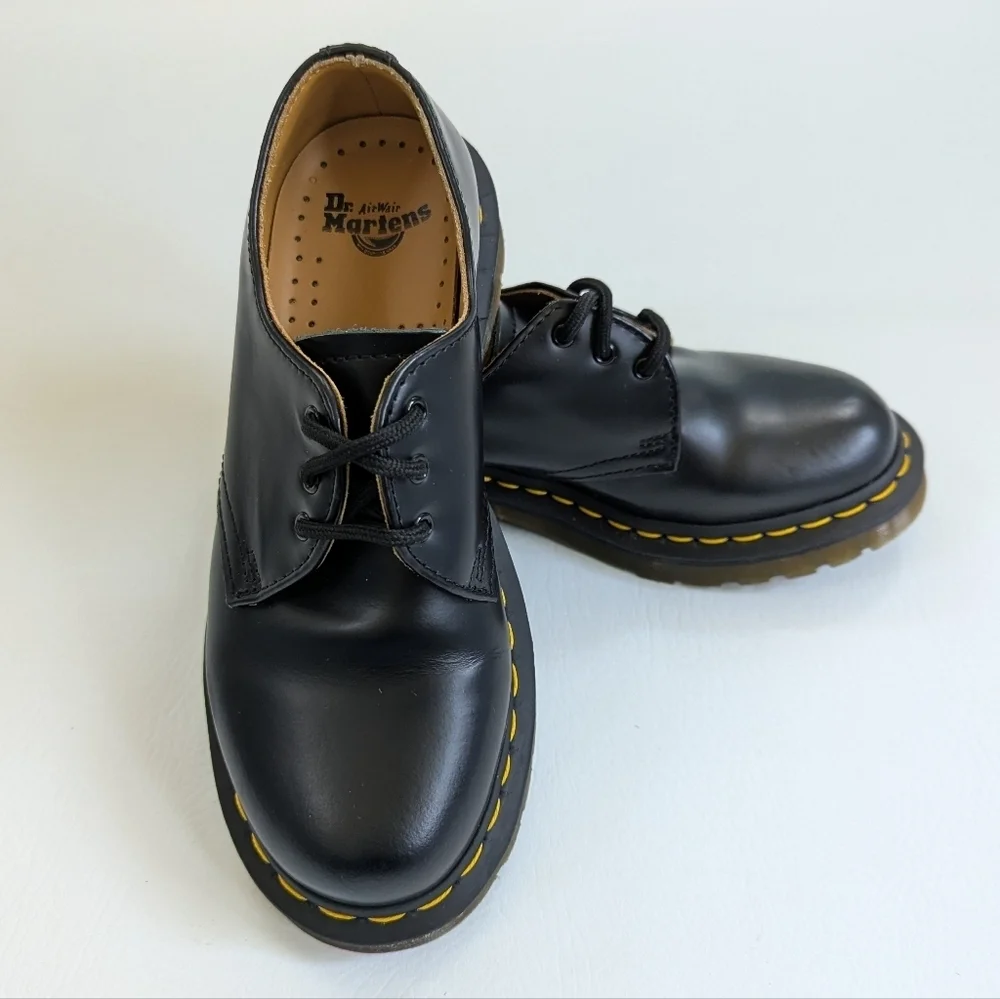 NEW Dr. Martens Boy's Girl's Classic Black Leather Shoes Size 5 Youth 1461